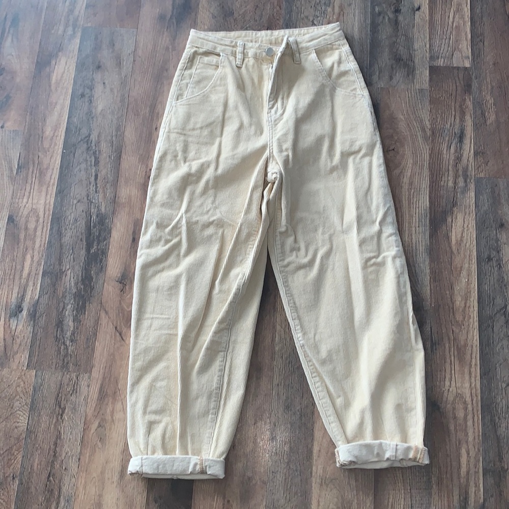 never worn, cream high waisted corduroy pants, baggy